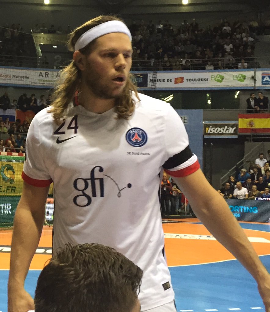 Cephilouis's tweet photo. @psghand c'est du lourd @FENIX_HB #Toulouse était #JeSuisParis https://t.co/8jVSbRZpvV