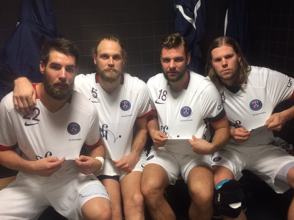 Cephilouis's tweet photo. @psghand c'est du lourd @FENIX_HB #Toulouse était #JeSuisParis https://t.co/8jVSbRZpvV
