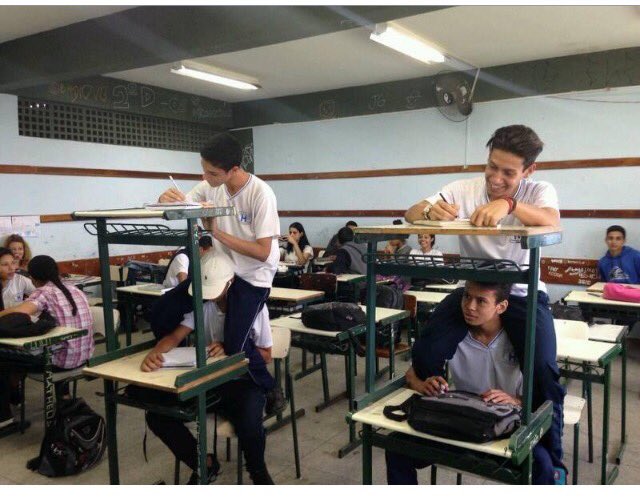 jose_simao's tweet photo. Alckmin inventa o aluno beliche! https://t.co/6oMYITOVAX