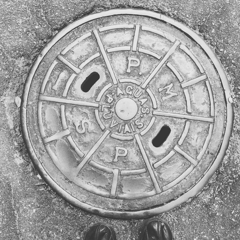 wanderingiphone's tweet photo. Manhole cover in the #BecoDeBatman alleyway in São Paulo, Brazil. The alley is full of ama… https://t.co/pQ09h9CMUZ https://t.co/kbkWyvVnU4