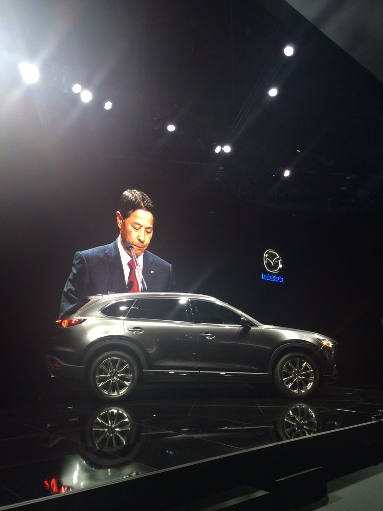 trackandstyle's tweet photo. Esta es la #NuevaMazdaCX9 desde el #LAAutoShow @MazdaOficial #zoomzoom https://t.co/YVOcKzRhYR