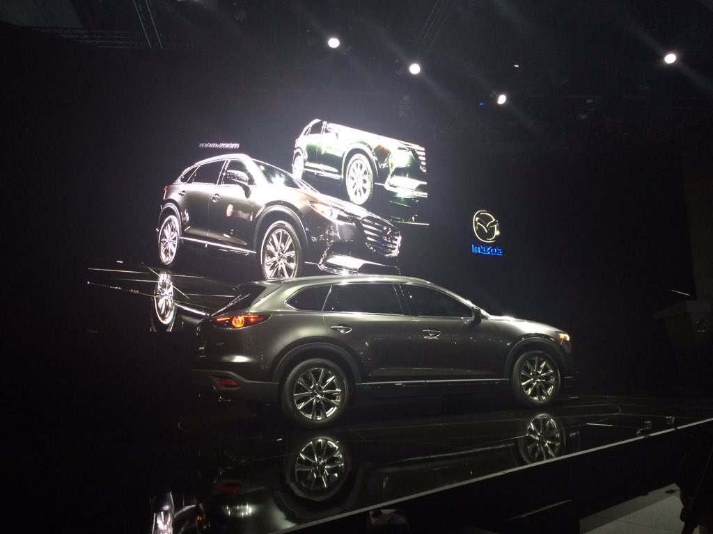 trackandstyle's tweet photo. Esta es la #NuevaMazdaCX9 desde el #LAAutoShow @MazdaOficial #zoomzoom https://t.co/YVOcKzRhYR
