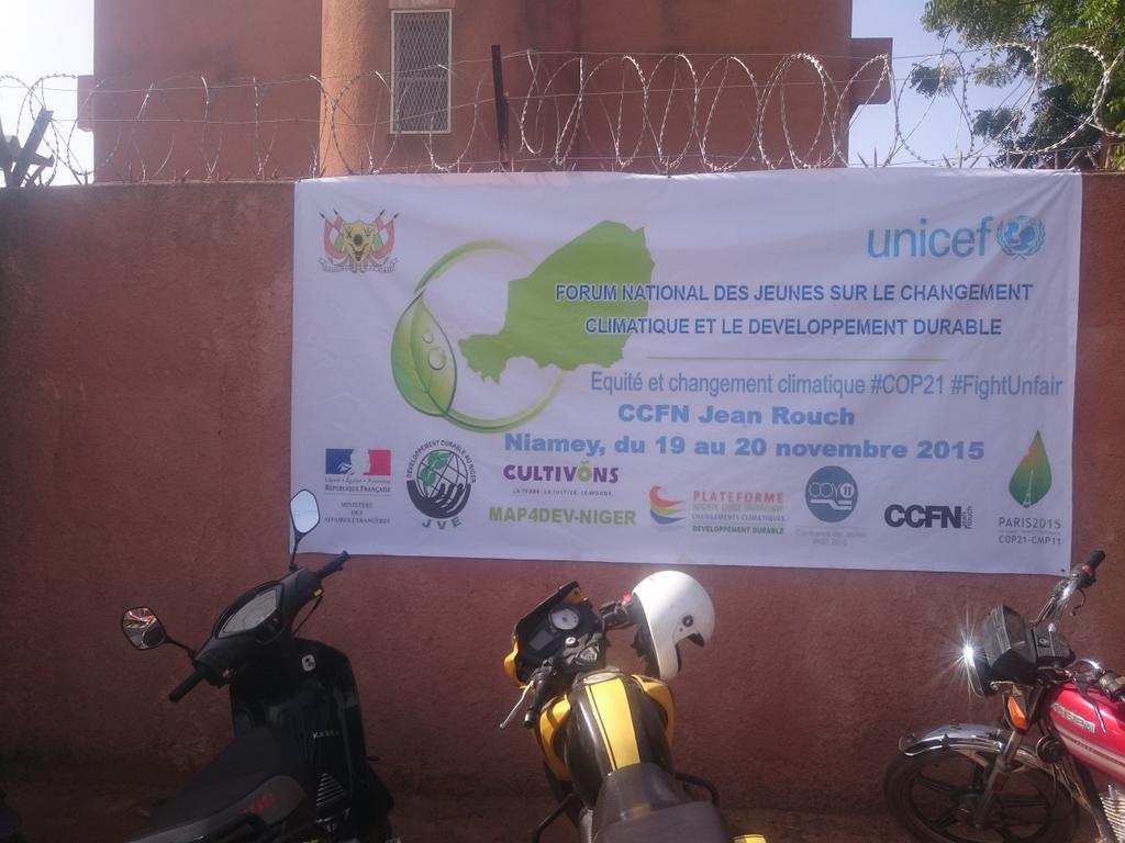 islamane's tweet photo. #FightUnfair #COY11 v#Cop21
L'événement s'annonce à grande pompe
@haliscolb @fondationhulot @anneboher @falher3 https://t.co/y1j3imxIrA