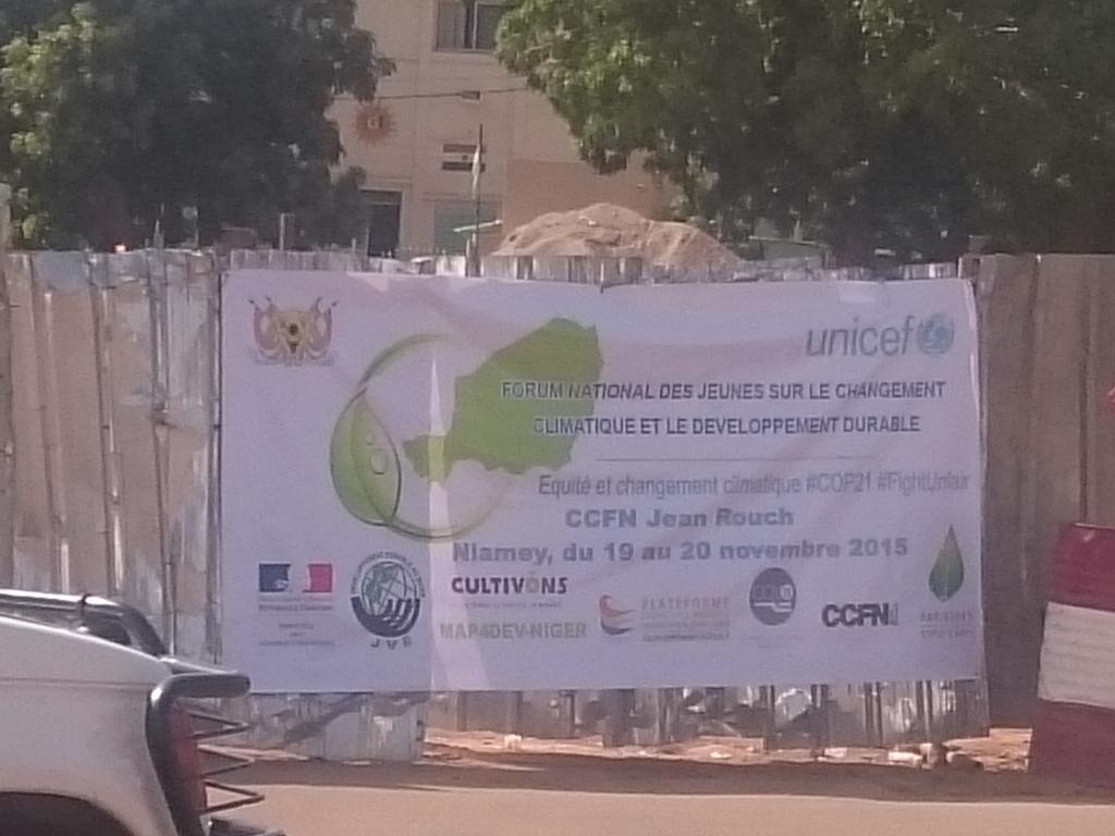 islamane's tweet photo. #FightUnfair #COY11 v#Cop21
L'événement s'annonce à grande pompe
@haliscolb @fondationhulot @anneboher @falher3 https://t.co/y1j3imxIrA