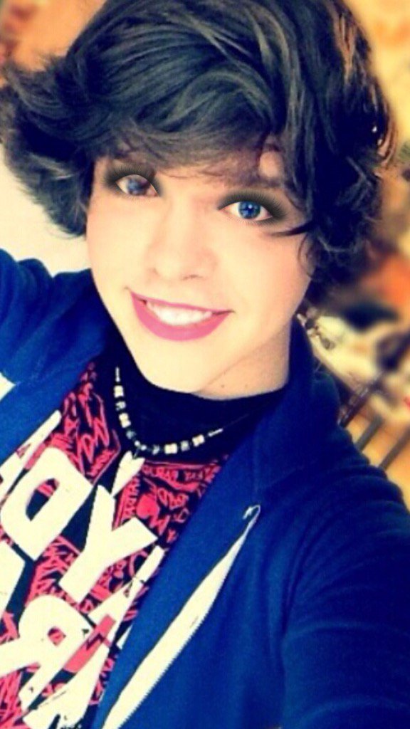 Make_UpCelebs's tweet photo. Dan(iella)ny Edge 
@epDannyEdge https://t.co/kgMUxE6N46