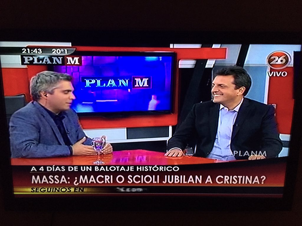 MassaPrensa's tweet photo. #Ahora | @SergioMassa en vivo por @canal26noticias conversando con @maximmontenegro #MassaEnPlanM https://t.co/R45ckIqPxk