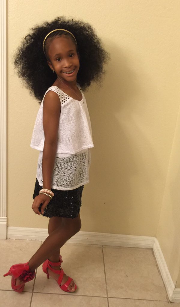 RedCarpetModel's tweet image. Theredcarpetmodeling.com
I&apos;m in love with her BIG hair!💜 Every part of her is perfect from the bottom to the top!💋