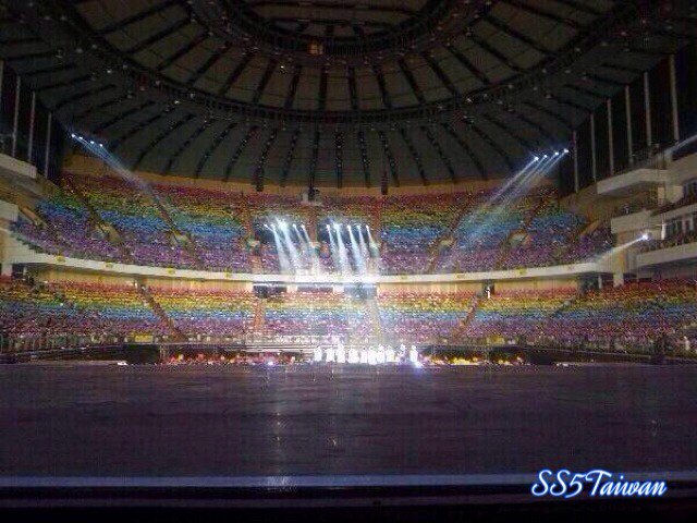 <a href="/siwon407/">S</a>  @407xBugsy  <a href="/choisiwonintl/">choisiwonintl</a> The rainbow of promise. It's awesome! We'll always remember it.