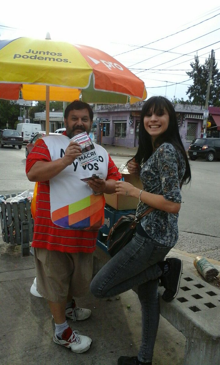 Munchis17's tweet photo. #YoCambio , vos cambiás, ellas cambian @FabianFerraro @mariuvidal @proargentina @PeterFox30 @bichosanchez https://t.co/dWeOe72tuA