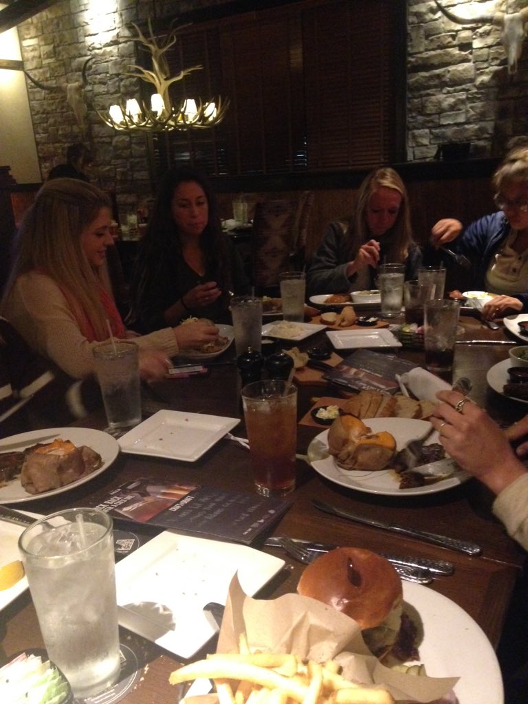 DBUXCTF's tweet photo. Eat well. Run well. Eat well. #dbuxc #roadtojoplin https://t.co/bXIGCww9NV