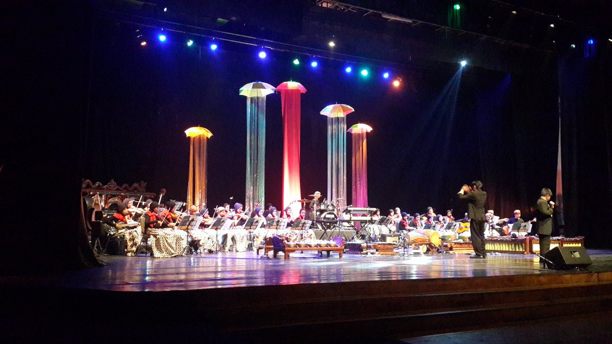 infoseni_'s tweet image. Malam nanti ~&amp;gt; #EventGratis pkl 20.00 WIB | Gelar Musikalisasi Sastra 2015 di Concert Hall TBY | Gratis