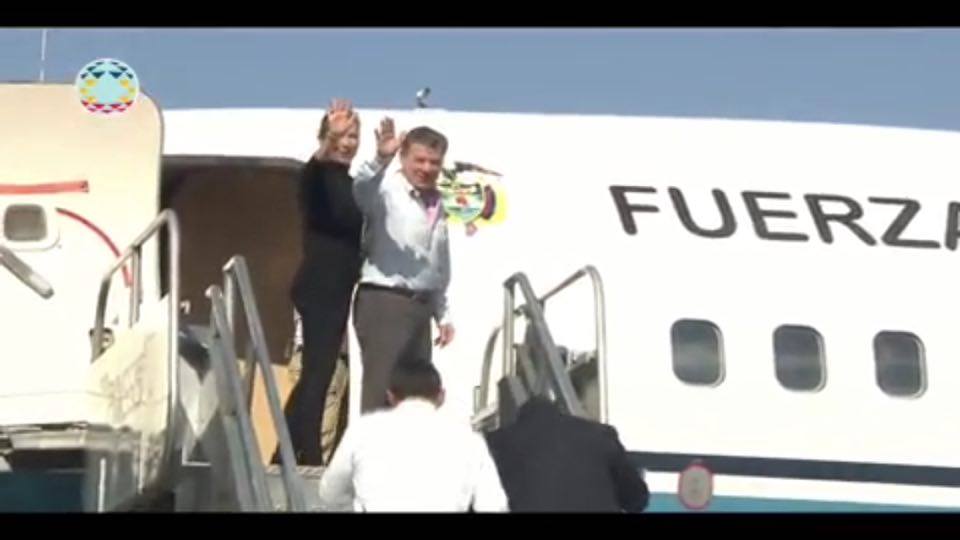 ApecTV_'s tweet image. Departure of President Juan Manuel Santos of Colombia #ApecSummit2015 #Apec2015 #ApecTv