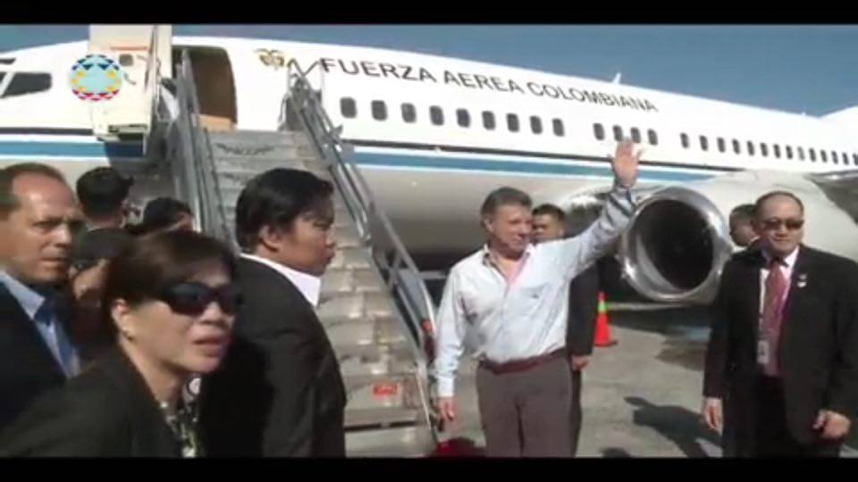 ApecTV_'s tweet image. Departure of President Juan Manuel Santos of Colombia #ApecSummit2015 #Apec2015 #ApecTv