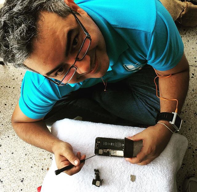 iService_Vzla's tweet image. Cambio de Jack de Carga + Micrófono + corneta iPhone 4s domicilio @Compudivas #iService_Vzla