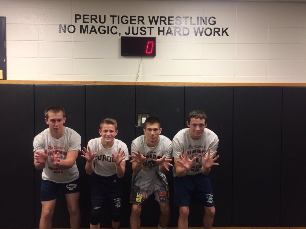 peruwrestling12's tweet photo. Just another #WallerWednesday for Peru Wrestling! #NoMagic @AllAmericanWres https://t.co/JFb1Lignmq