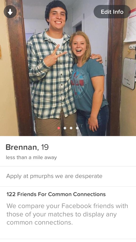 andyrooter's tweet photo. My boy just used his tinder to advertise that Papa Murphy's is hiring😂😂 @Bbrimeyer09 https://t.co/2mLrFbReED