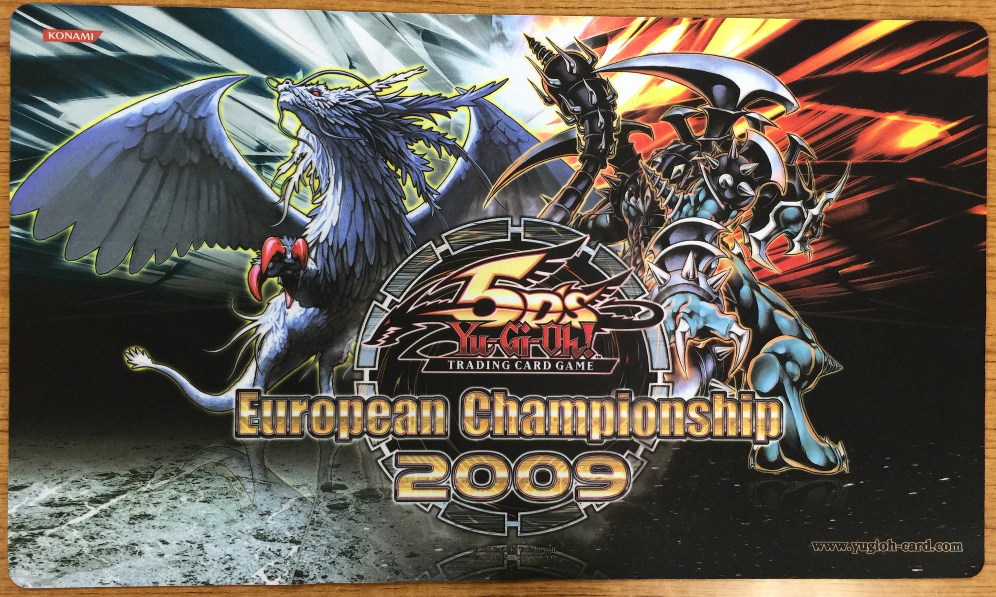 遊戯王OCG 2009 ヨーロッパ　 プレイマット　裁きダムド CUJ1fL0VEAALWKy.jpg:large