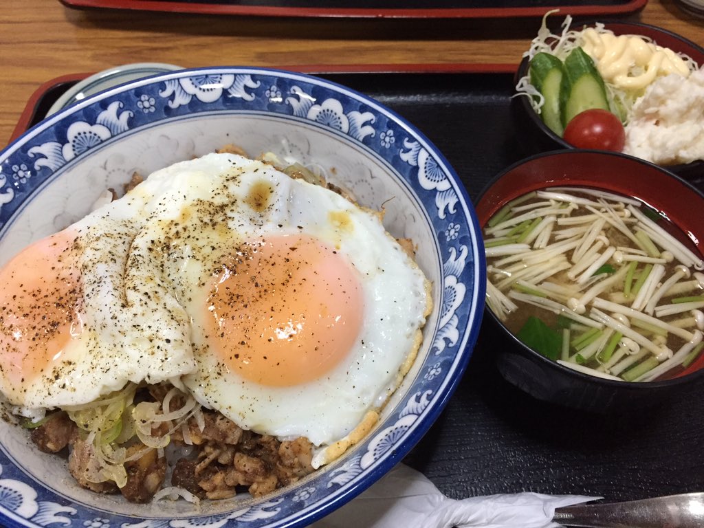 はるまき 富山ハッピー食堂のチャーシュー丼 味が濃いけど 美味しかった T Co Brniwetqus Twitter