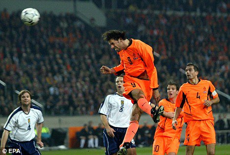 RvNStats's tweet photo. FACT | The hat-trick against Scotland in 2003 was Van Nistelrooy's only hat-trick in the Dutch national team https://t.co/bvwKCnxcQp