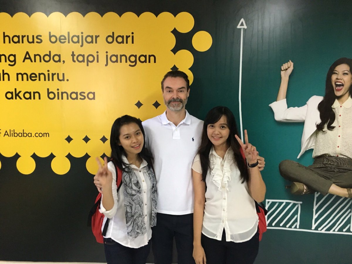 MulyaResdyanti's tweet photo. We are ready!!!!!! 😁😁😁😁 @tomimumemo @LindaRosiana @alexanderrusli 
#IndonesiaDigitalNation https://t.co/yjUrjFhGjl