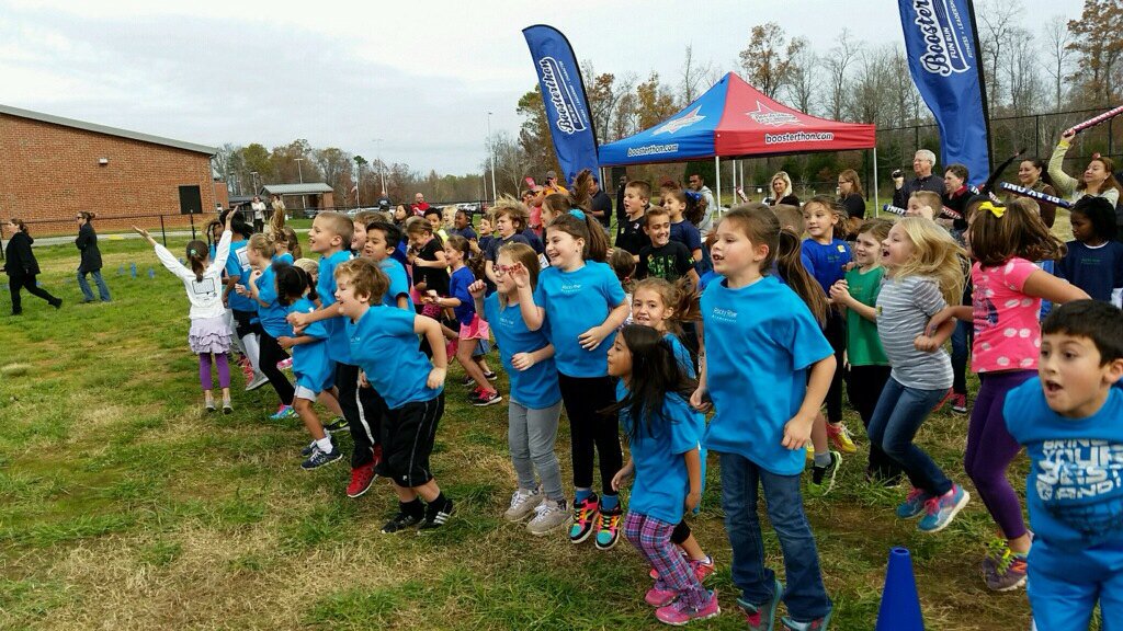 Fioravanti2nd's tweet photo. We loved the Fun Run today! We raised $25,000 for a new playground! #bigworldrecess #funrun2015 https://t.co/bQwCLyqqfp