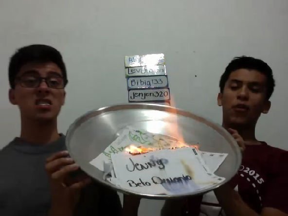 MarinaSerna's tweet photo. 🔴 VIVO @SoyHomosensual esta vivo en #YouNow - grrr que malotes https://t.co/eLXDXROkXg https://t.co/yUqZ4UQmqg