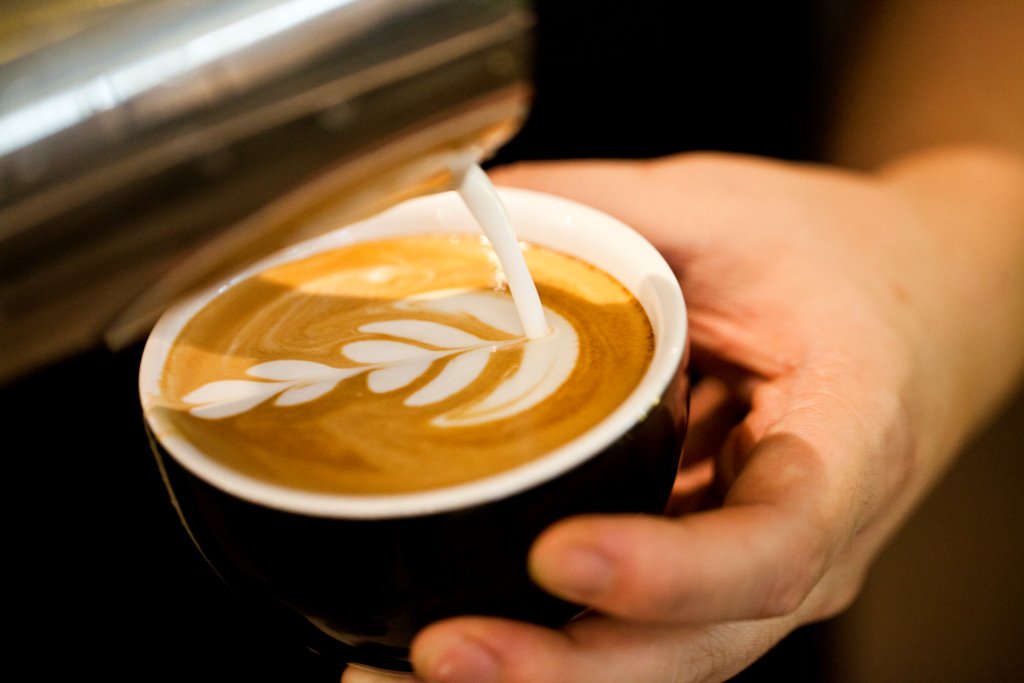 Did you know these health benefits of drinking #coffee?  authoritynutrition.com/top-13-evidenc…