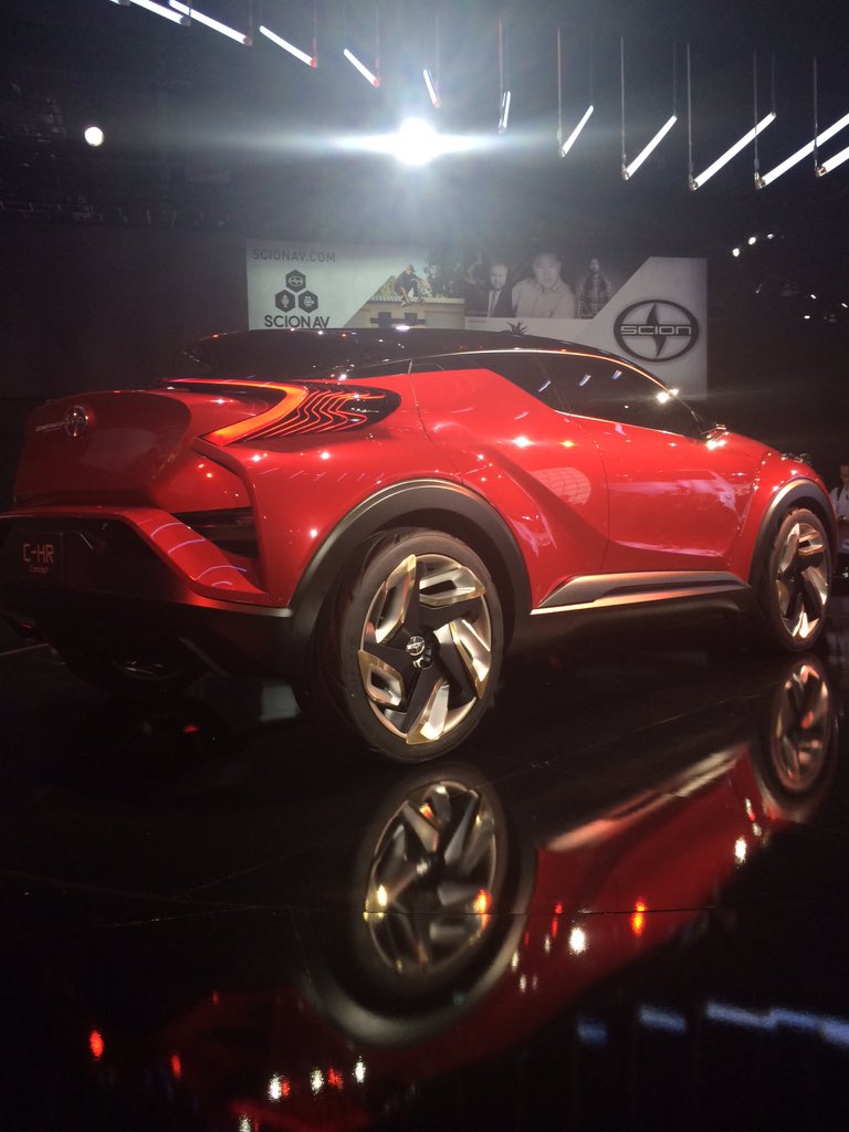 trackandstyle's tweet photo. Qué les parece el concepto C-HR de Scion presentado en el #LAAutoShow https://t.co/4MTqJuwplq