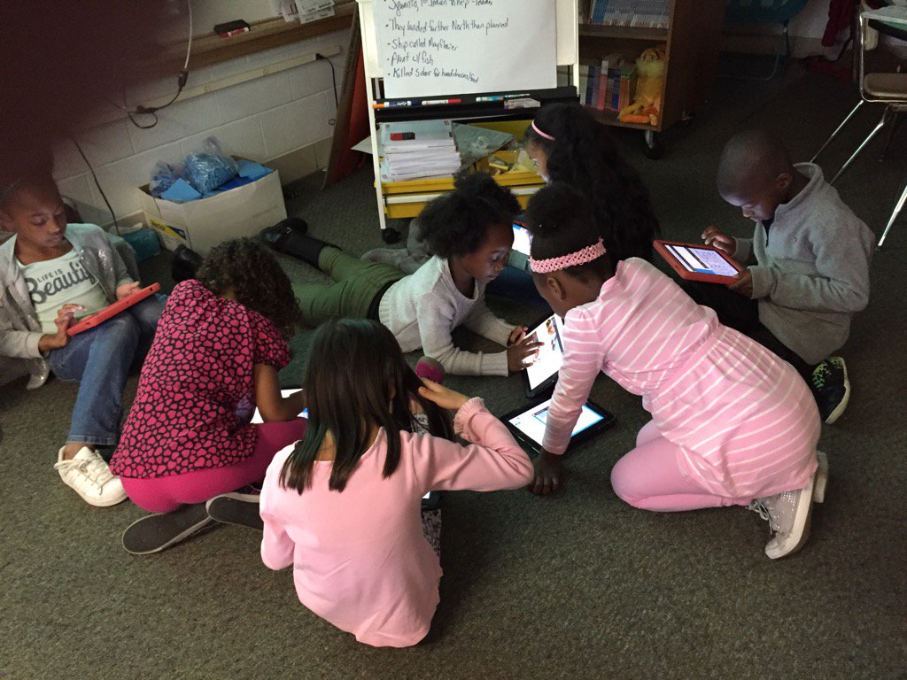 MsStalter's tweet image. Class Writing comments on First Grade blogs