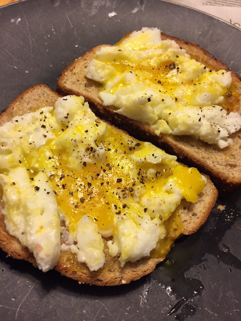 kaithansonn's tweet photo. Egg-cellent source of protein from poached eggs, the best way to cook your eggs! @UW_URWhatUTwEat @UWkatrinaTA https://t.co/qAU25IU4L0