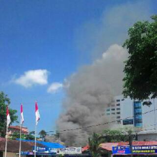 InfoBalikpapan's tweet image. #InfoBpn Pkl 10.38 wita terjadi kebakaran di Belakang Sekolah TK Bhayangkari Bpn dekat Hotel Novotel/ Taman Bekapai