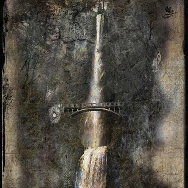 BCarterArt's tweet photo. Multnomah Falls detail. #bcarterart #art #pnw #oregon #pdx https://t.co/fMt5wmttlA
