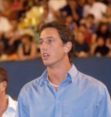 No sé si el augusto me ayudara a enamorarla ay ay