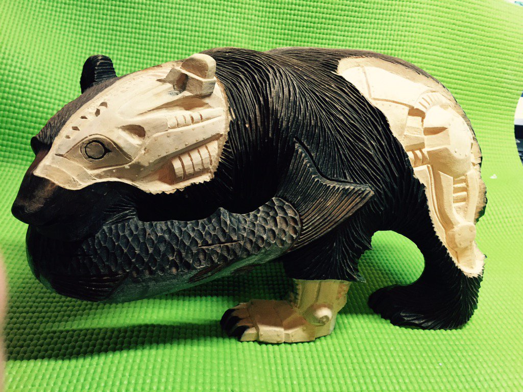 誰でも知ってる木彫りの熊を加工した『クマボーグ』が話題に