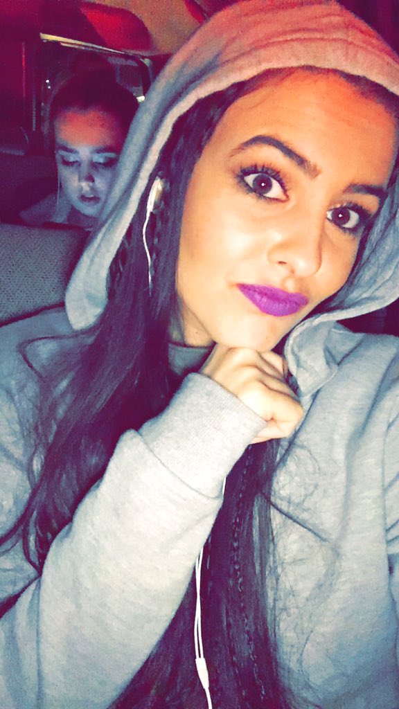 LisaCim's tweet photo. Couple hours left in the US 😱💙 #ManilaHereWeCome https://t.co/kaVVvbCcts