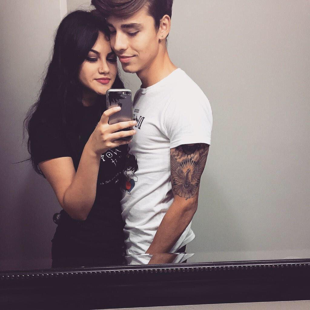 arzaylearp's tweet photo. 👫 https://t.co/Yjreb7HN29