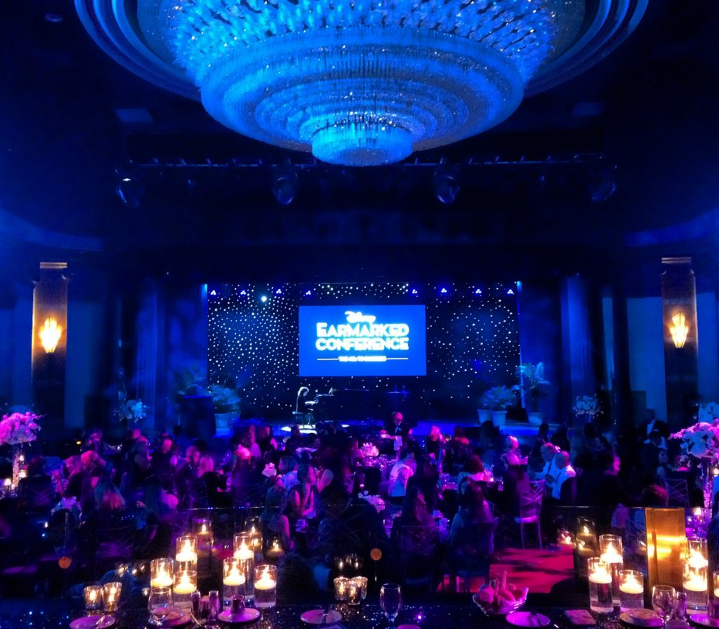 EarMarked2015's tweet image. You look beautiful tonight EarMarked 2015! #Disney4Cs