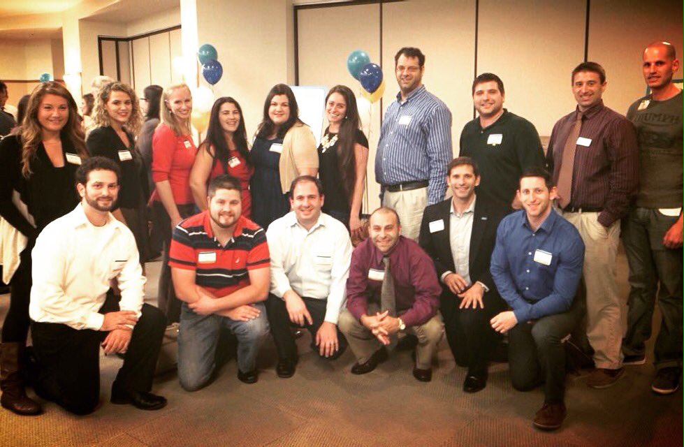 Temple20sand30s's tweet photo. #T3Jax dressed to the nines for the @jaxjewish's annual campaign kick-off event ๐ #Jewval #JaxJews https://t.co/46GKKG2XXR