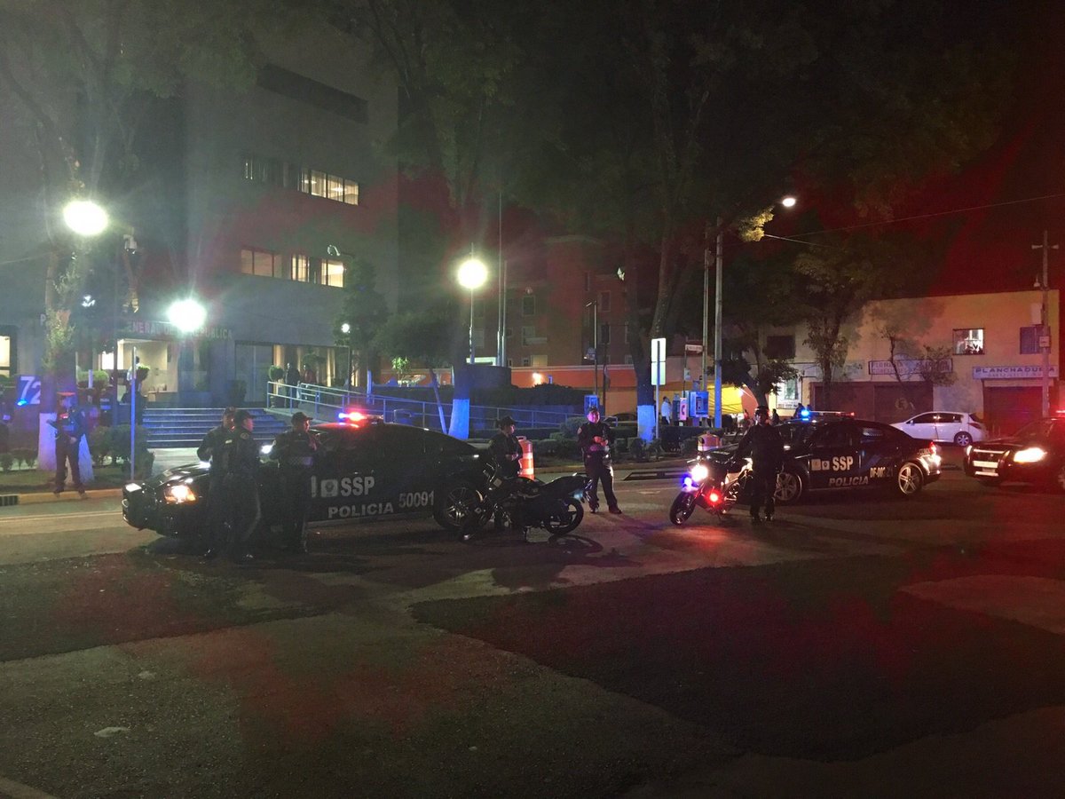 Reportan falsa amenaza de bomba en la SEIDO - CUJbMJnUwAAN6xX