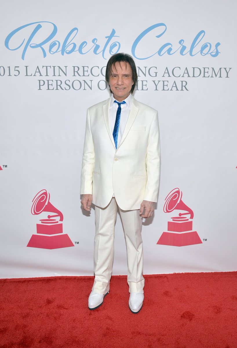 LatinGRAMMYs's tweet photo. El homenajedo de la noche @robertocarlos La Persona del Año 2015 #LatinGRAMMY llega a la celebración https://t.co/sYPJQrf0eH