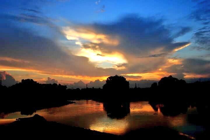 fikhi_omm's tweet photo. Masi seputaran banyuwangi area Pulau Santen #SunsetOfJava  #nature
@a_azwarnas @banyuwangi_kab @InformasiBWI https://t.co/6FTiKjbpuu