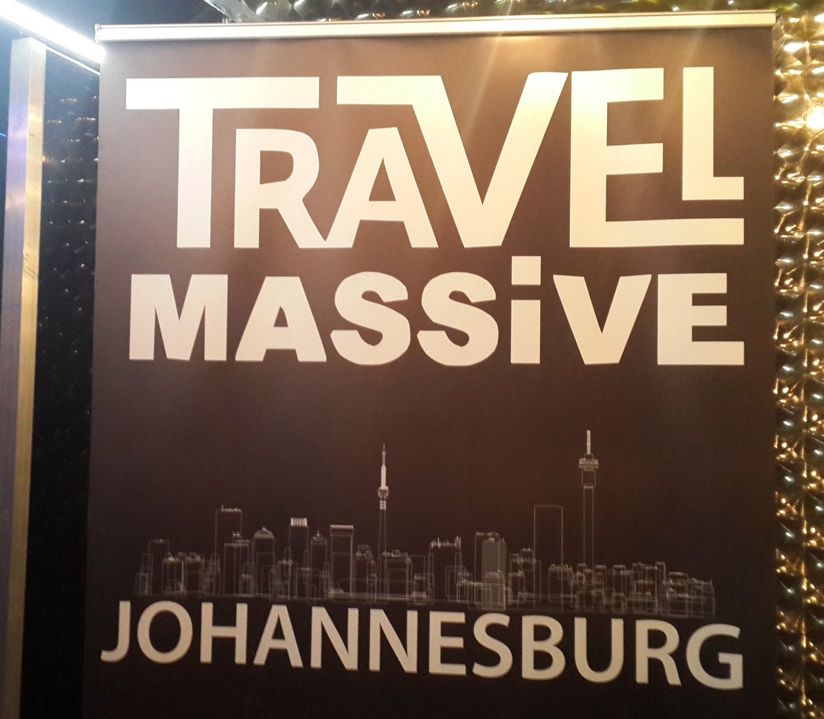 LeeTaran's tweet photo. Thanx @TravelMassivJHB for a superb night! @FlySWISS @visitgauteng  @Kzaravisualconc @Reef_Hotel #TravelMassiveSWISS https://t.co/DpUxEsUiRP
