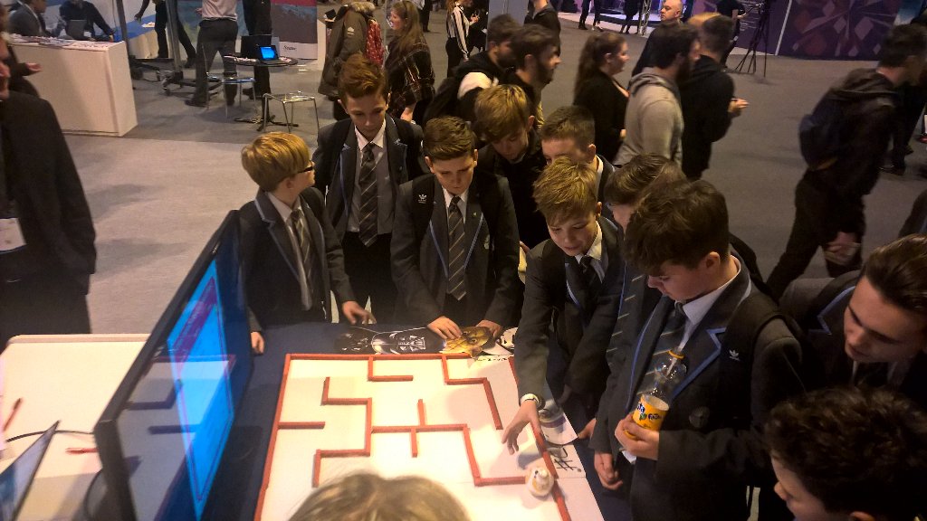 zeshandotcom's tweet photo. #CompTIABB8 challenge is drawing the force in! @CompTIA_UK #TSS15 @SkillsShow https://t.co/XbDOhpsb0u
