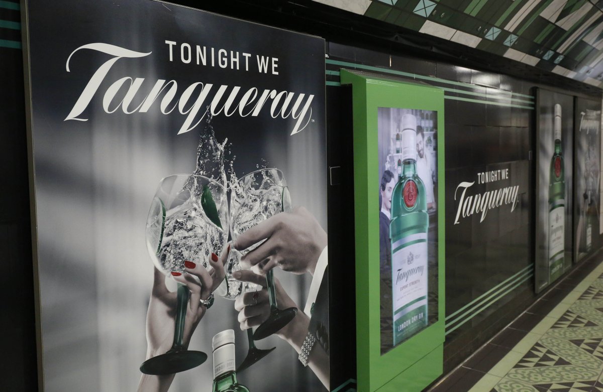 ExterionMediaUK's tweet image. Thursday is the new Friday, right? Tonight will you Tanqueray? @Caratuk @Posterscope #tonightwetanqueray #OOH