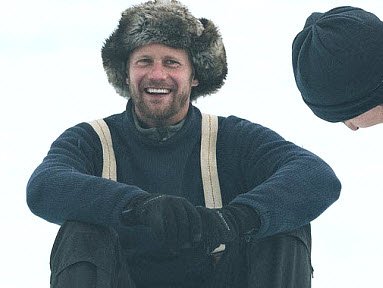 askarslibrary's tweet photo. 3 new photo sets of Alexander Skarsgård helping to Save the Arctic! https://t.co/94FNU87g9t   #alexanderskarsgard https://t.co/fYOeMEhigr