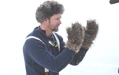 askarslibrary's tweet photo. 3 new photo sets of Alexander Skarsgård helping to Save the Arctic! https://t.co/94FNU87g9t   #alexanderskarsgard https://t.co/fYOeMEhigr