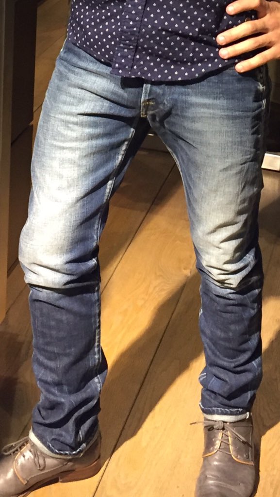 Samplejeans's tweet image. De favoriete #jeans van Coen de #waitom en  Frank de #Ronas  beide van #Replay! 1 voor €79,95 2 voor €129,95