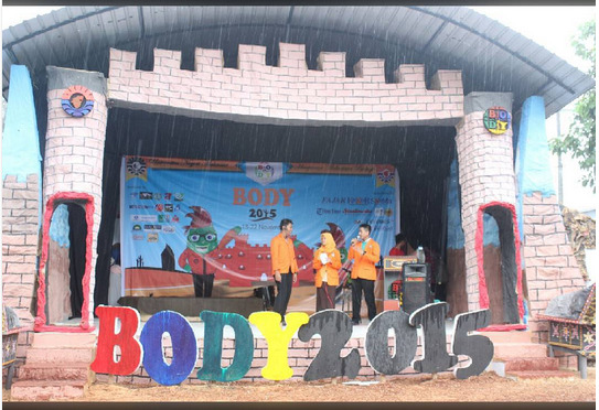 mksevent's tweet photo. Hayo Semangat Adik2 😀 #BODY2015 @HIMABIO_UNM https://t.co/NWundwglIC