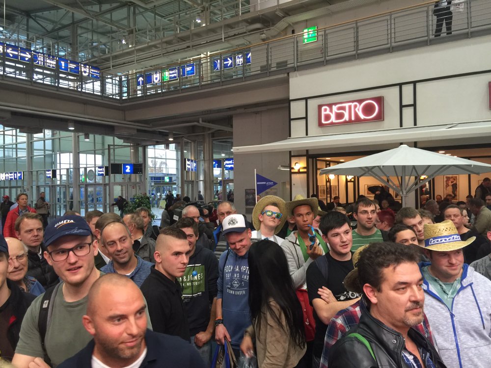 UmetaDE's tweet photo. DANKE für die super Stimmung! Viele Young Farmers waren zum Warming Up bei #UMETA am Donnerstag #Agritechnica https://t.co/WecdYZDMgi
