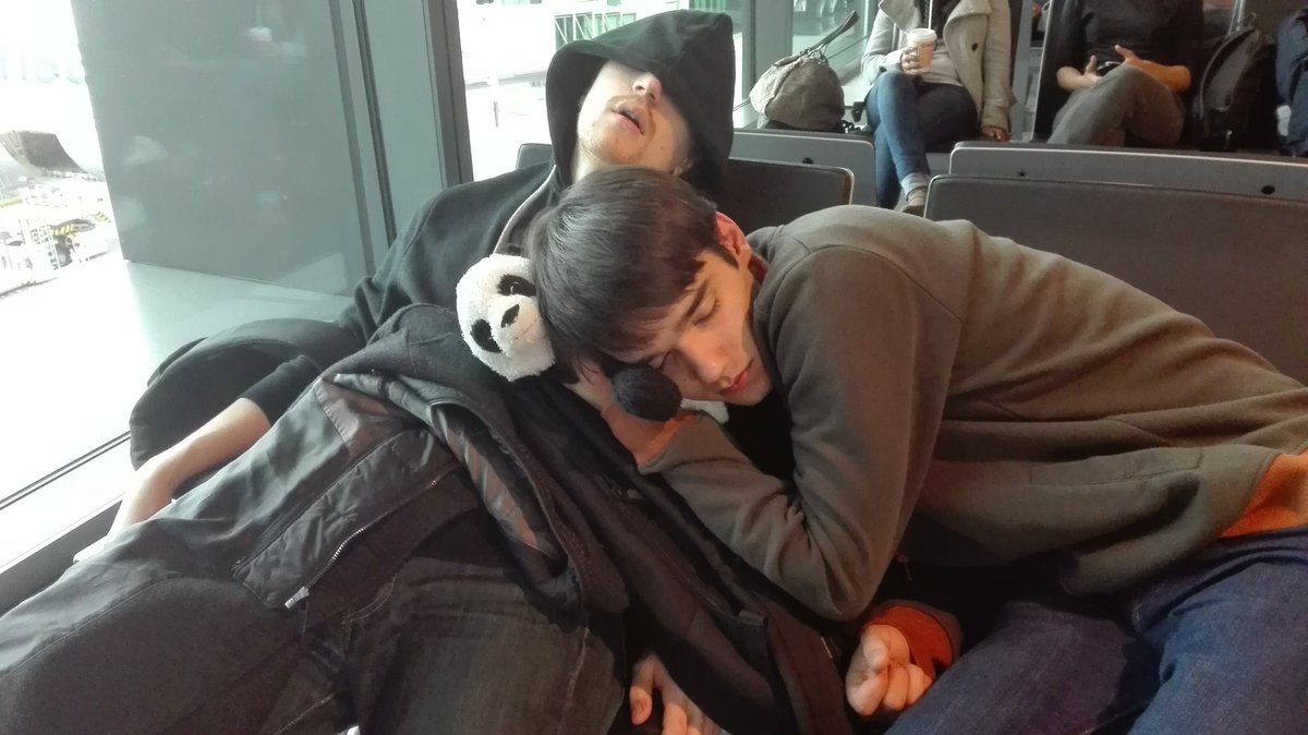 UnicornsOfLove's tweet image. 10 minutes before departure... should we abandon them here? RT and we at least save the panda! #SavePandas